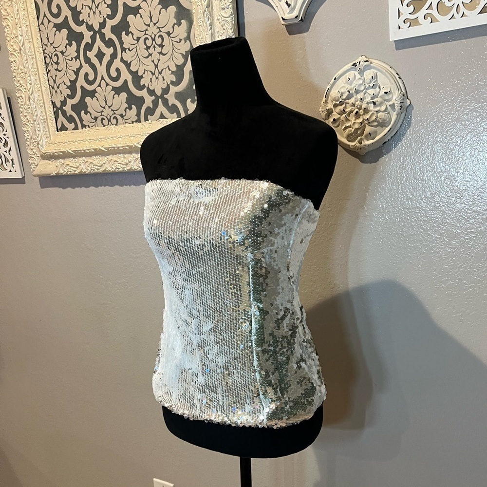 White sequin tube top with silver shine to it. - Picture 4 of 9